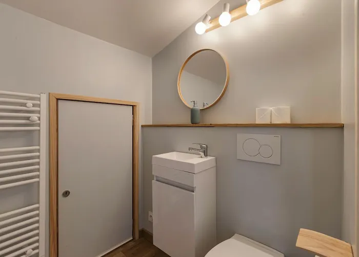 Refuge Scandinave - Duplex 80m2 Vue Garage Calme 200m Trainbus *